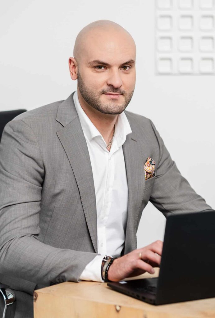 Maksymilian Jackowski doradca Finansowy Parasol